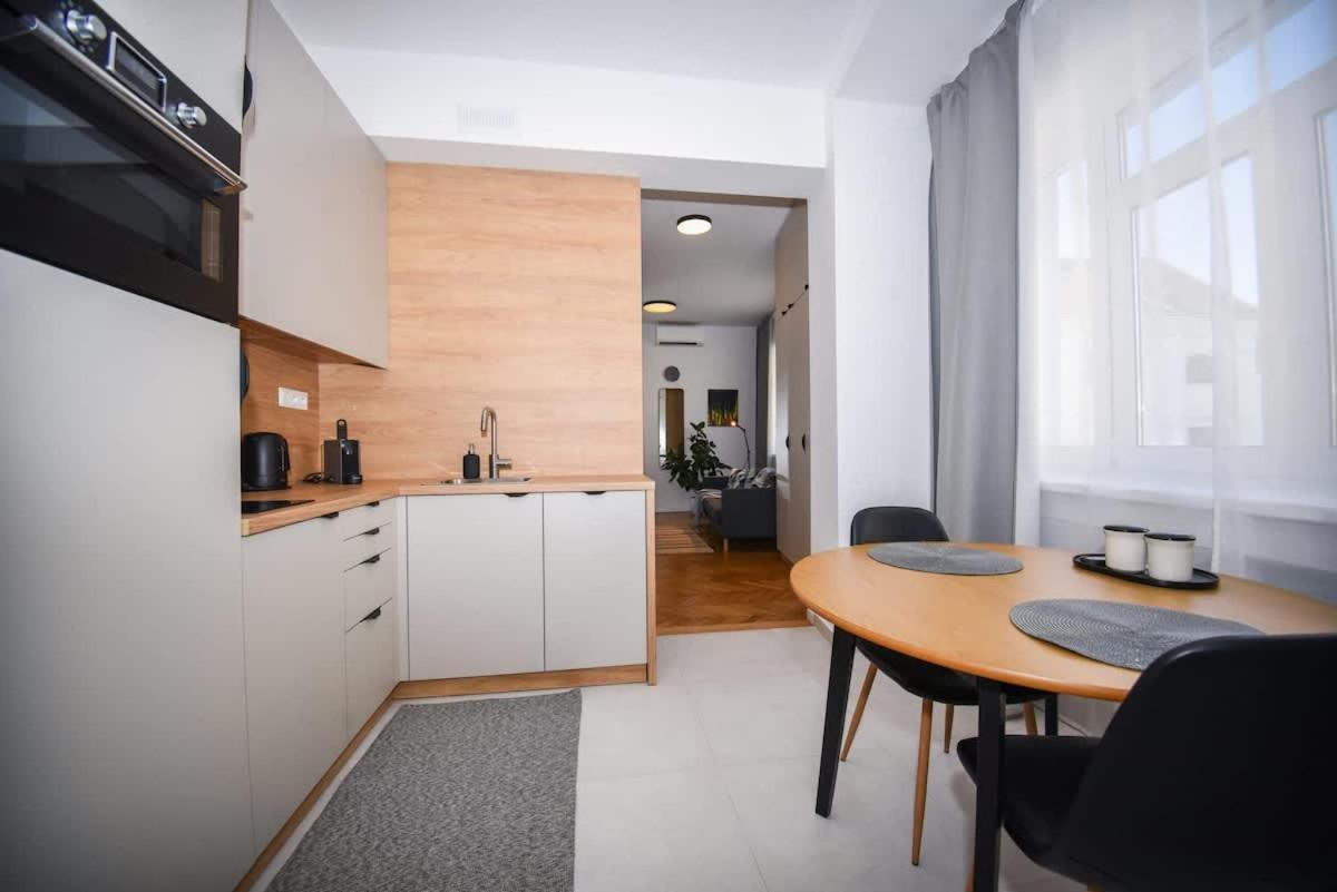 City Center Studio - Comfy & Modern Bratislava Exterior photo